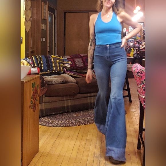 Free People 25x36 TALL custom, high rise, mid wash, bell bottoms, vintage, - Picture 2 of 14